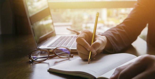 How to write an effective title and abstract and choose appropriate keywords How to write an effective title and abstract and choose appropriate keywords