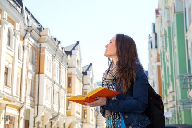 Communication in foreign language helps avoid emotional decisions Communication in foreign language helps avoid emotional decisions