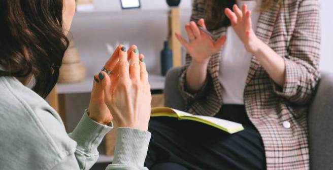 Bayesian Models in Survival Analysis: An Overview Bayesian Models in Survival Analysis: An Overview